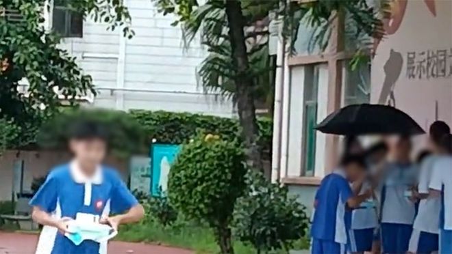 教育局回应，学生带饭只能在室外用餐问题
