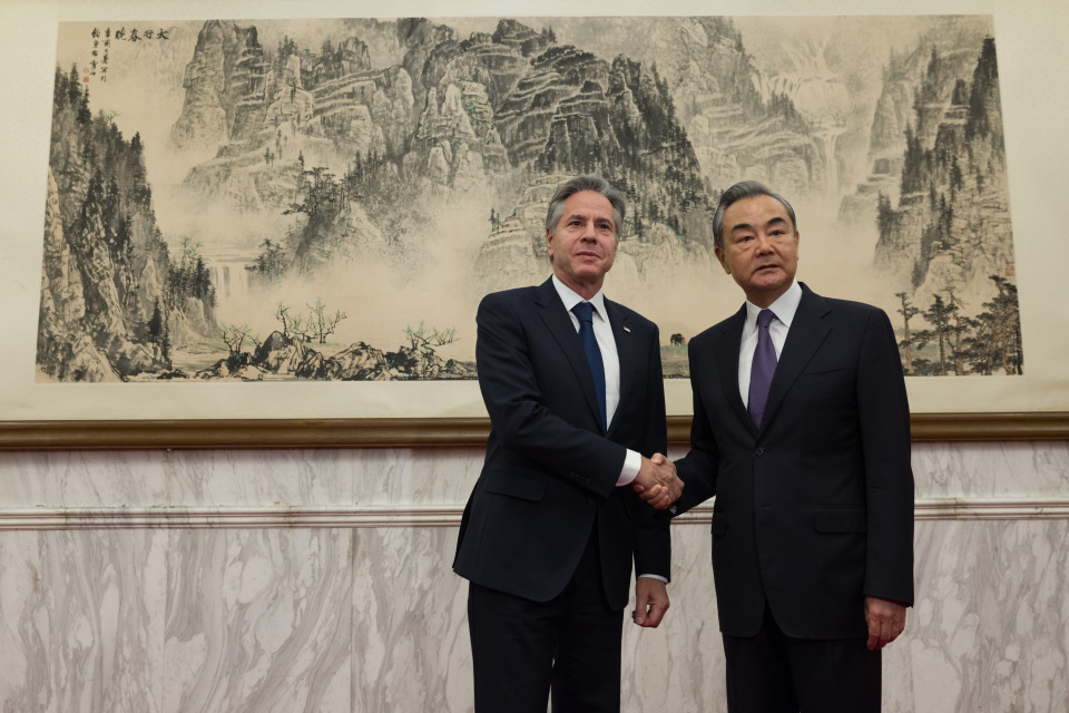 英国外相倡导连贯务实的对华关系，深化两国合作与交流