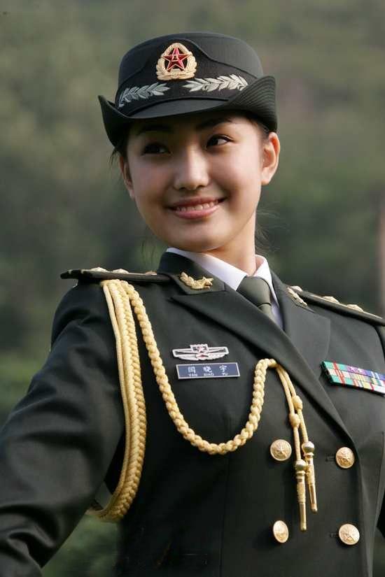 女兵回忆大连舰遇外舰机滋扰事件，国家安全与个人勇气的考验