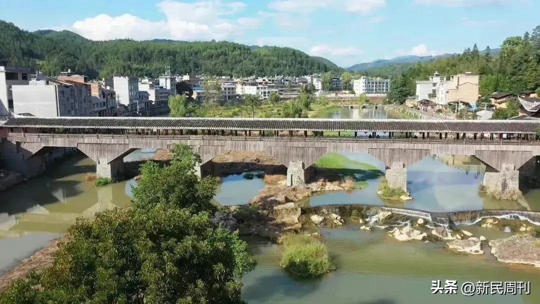 虹桥机场廊桥突发火灾，烈焰中的美食奇迹与惊魂瞬间