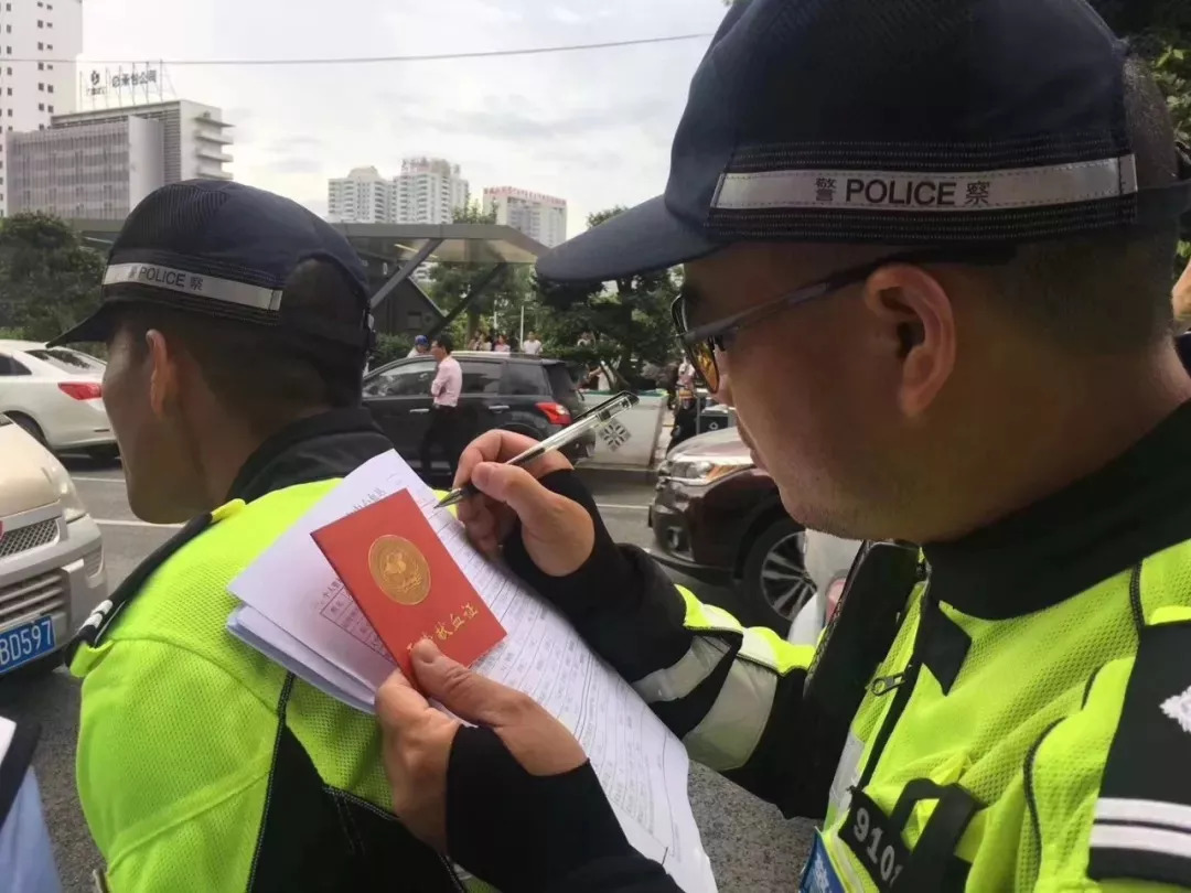 紧急时刻！民辅警迅速集结献血挽救伤者生命