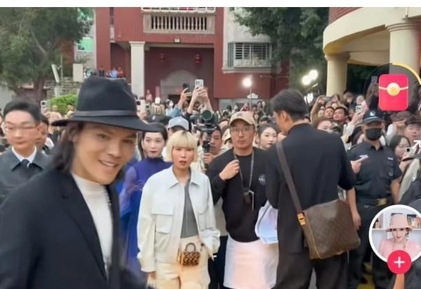 医生提醒，模仿向佐摸鼻梁需谨慎，塑形需借助科技产品辅助塑形效果更佳