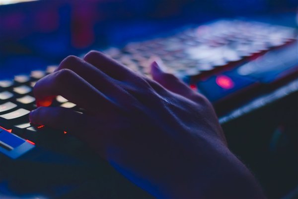 TES遭T1横扫无缘四强，电竞圈的失利与反思