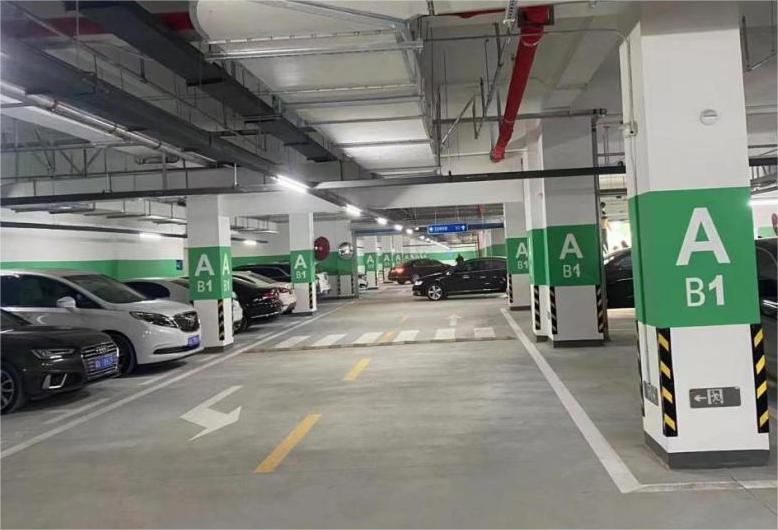 车辆在车库无人驾驶引发纠纷，厂家遭业主起诉，探究事件背后真相