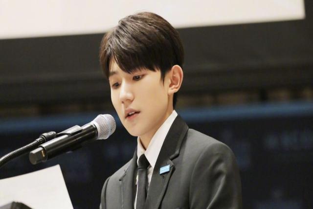 杨幂沈腾职场奋斗，眼里星光黯淡，逆风翱翔职场璀璨之路