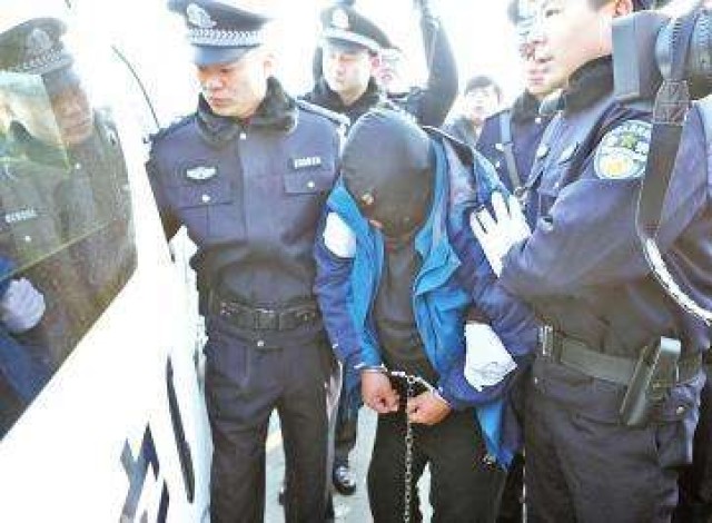 揭秘昆明官渡区杀人犯逃亡真相，不实传闻与真相探索