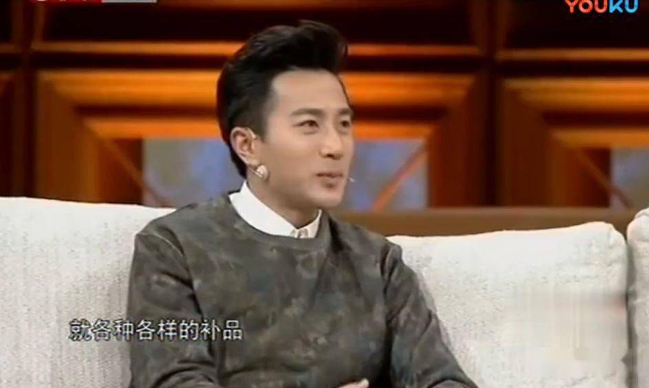 城管回应游客与铜人合影后被要求支付费用事件，从城市管理的角度看待问题