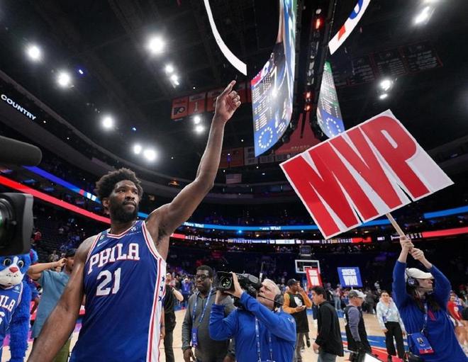 NBA对恩比德比赛参与情况展开调查，涉嫌违规行为引发关注热议