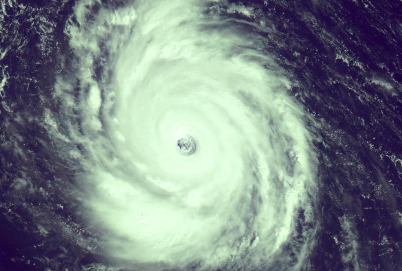 超强台风潭美来袭，准备应对台风级风暴🌪️