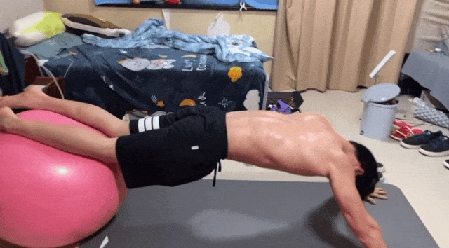 潘展乐回应腹肌消失问题，真相揭晓！