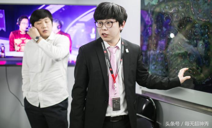 驾校教练摸女学员大腿行为引发社会关注与思考，涉事教练被开除
