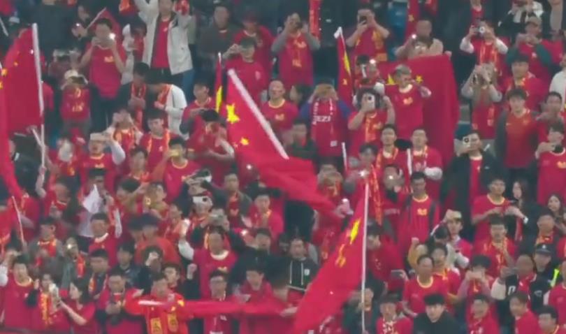 国足完胜印尼赛后全场大合唱，重塑体验，科技盛宴之夜
