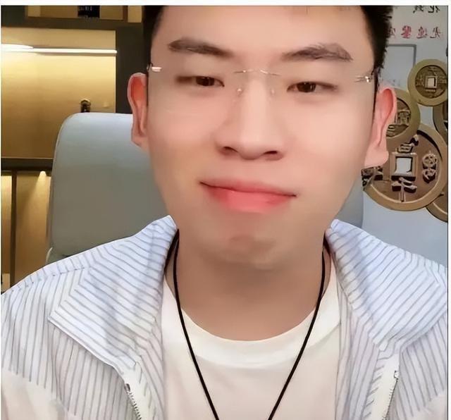 听泉鉴宝澄清从未自称北大身份，自我认知与消除误解的指引