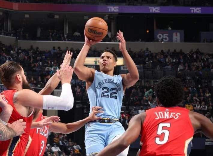 灰熊与步行者的激烈NBA对决，120-116的比分见证荣耀时刻