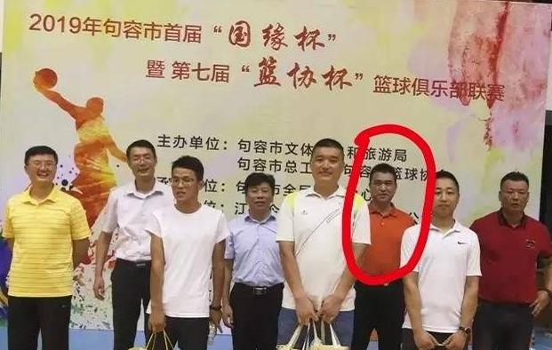 作协主席酒后闹事辱骂酒店前台，公众人物的道德底线挑战？