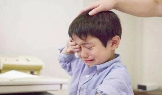 扭曲的爱与救赎之路，被拐家庭挑战余华英的筋引发深思