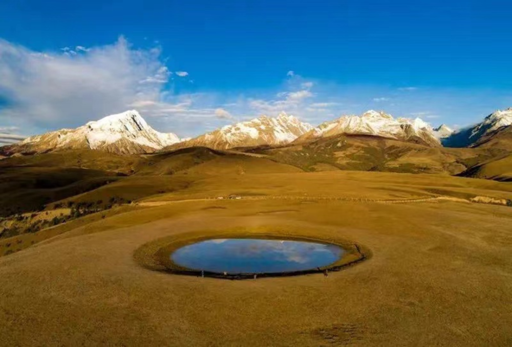 最新情歌对唱，自然美景的心灵之旅唤醒情感波澜