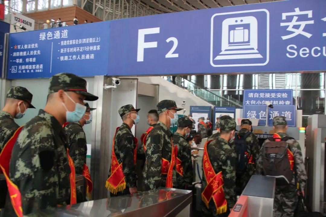 最新款CPU引领智慧之旅，自信与成就感的源泉