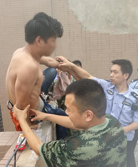 最新男子坠楼,最新男子坠楼事件，深度分析与观点阐述