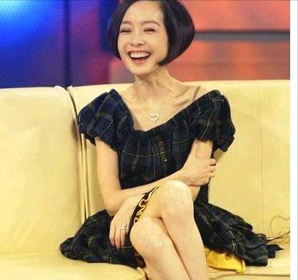 陈鲁豫最新照片，展现力量与自信之光的风采