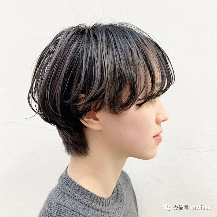 最新发型，时尚选择还是个性表达？