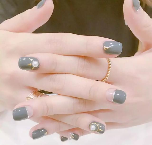 最新发布美甲,最新发布美甲💅，让你瞬间成为时尚焦点！