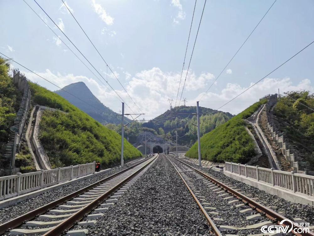 安六高铁最新动态，开启自然美景之旅新篇章