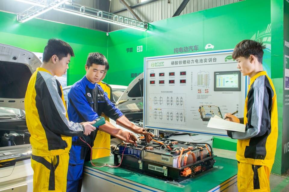 最新夯机技术变革，学习成就未来，自信与力量的源泉