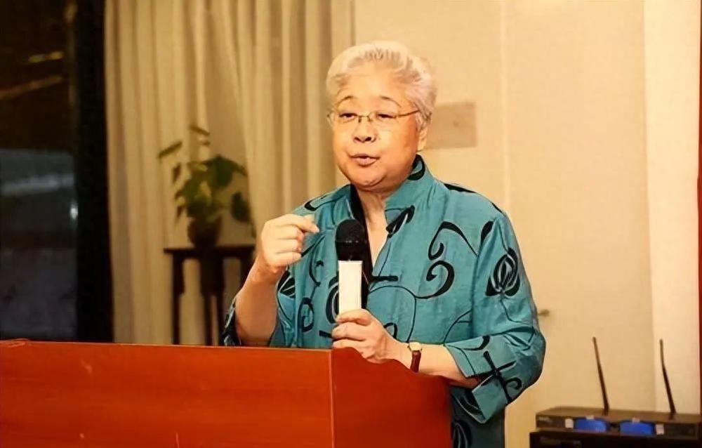最新外交动态，小巷深处的外交风味探索——特色小店的奇遇