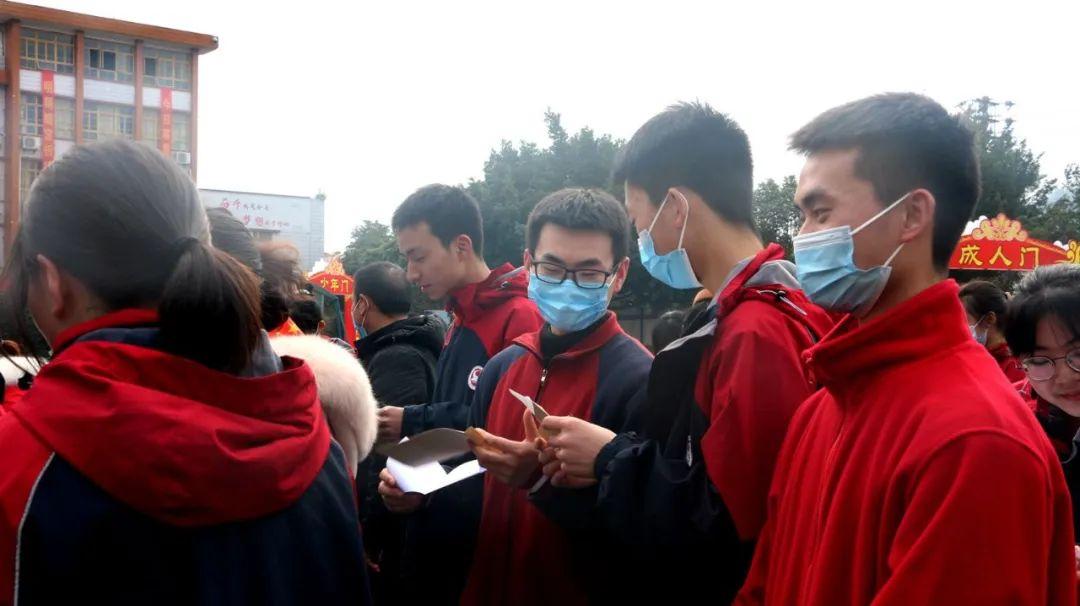 最好的我们，青春、友情与家的温馨故事——豆瓣电影解读