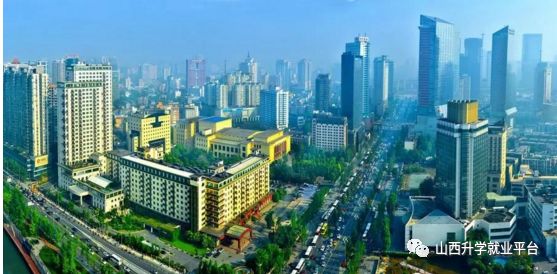 二七绿地双塔最新动态，变化中的自信与成就感的展现