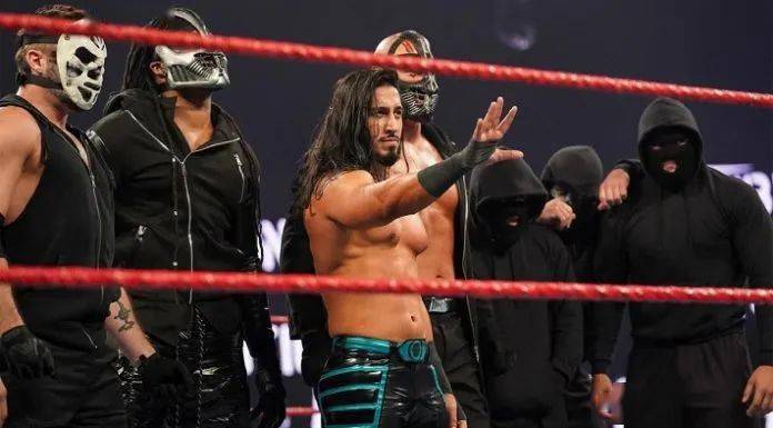 WWE最新比赛视频震撼来袭，热血沸腾的战场挑战等你！