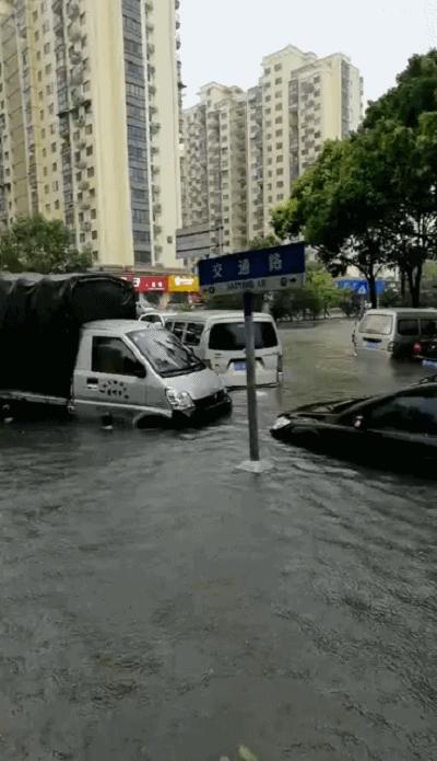 台风最新动态，温州台风网实时更新