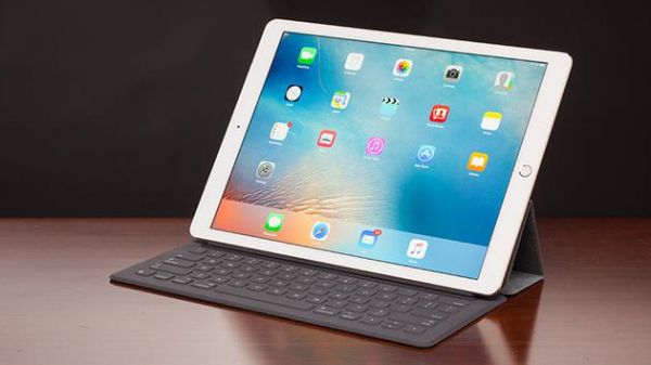 苹果最新iPad揭秘，小杰的奇遇与友情纽带