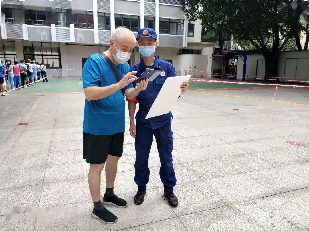 香港疫情最新直播，小城抗疫日常与友情力量的感人瞬间