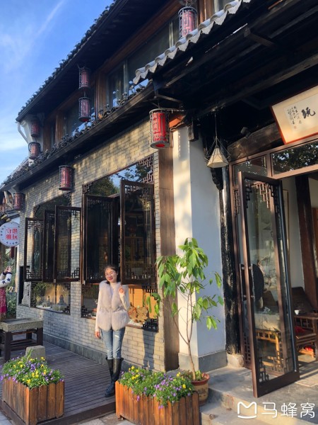 纵灵传最新，小巷深处的神秘特色小店探索