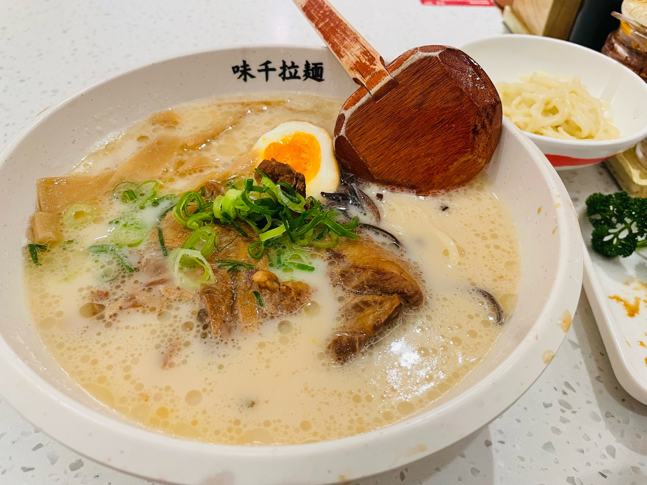 味千拉面最新探索，新时代风味之拉面传奇