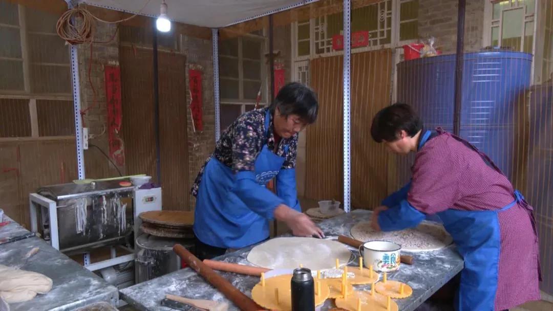 科技与传统美味交融，最新口感月饼推荐，尽享中秋美味盛宴