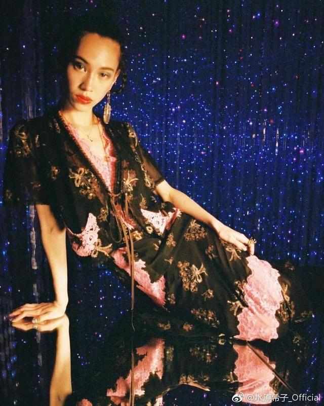 水原希子最新高科技产品引领未来科技潮流新风尚