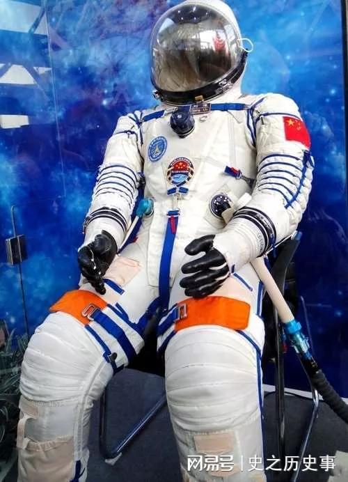 宇航服最新制作与穿戴指南，从设计到使用全解析