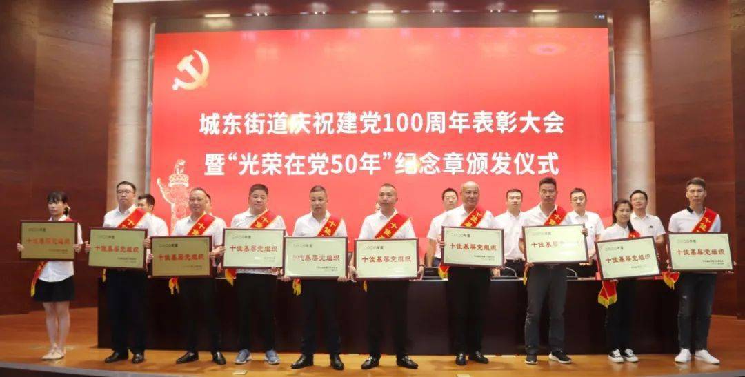 张大妈最新动态，变化中汲取力量，学习铸就自信与辉煌之路