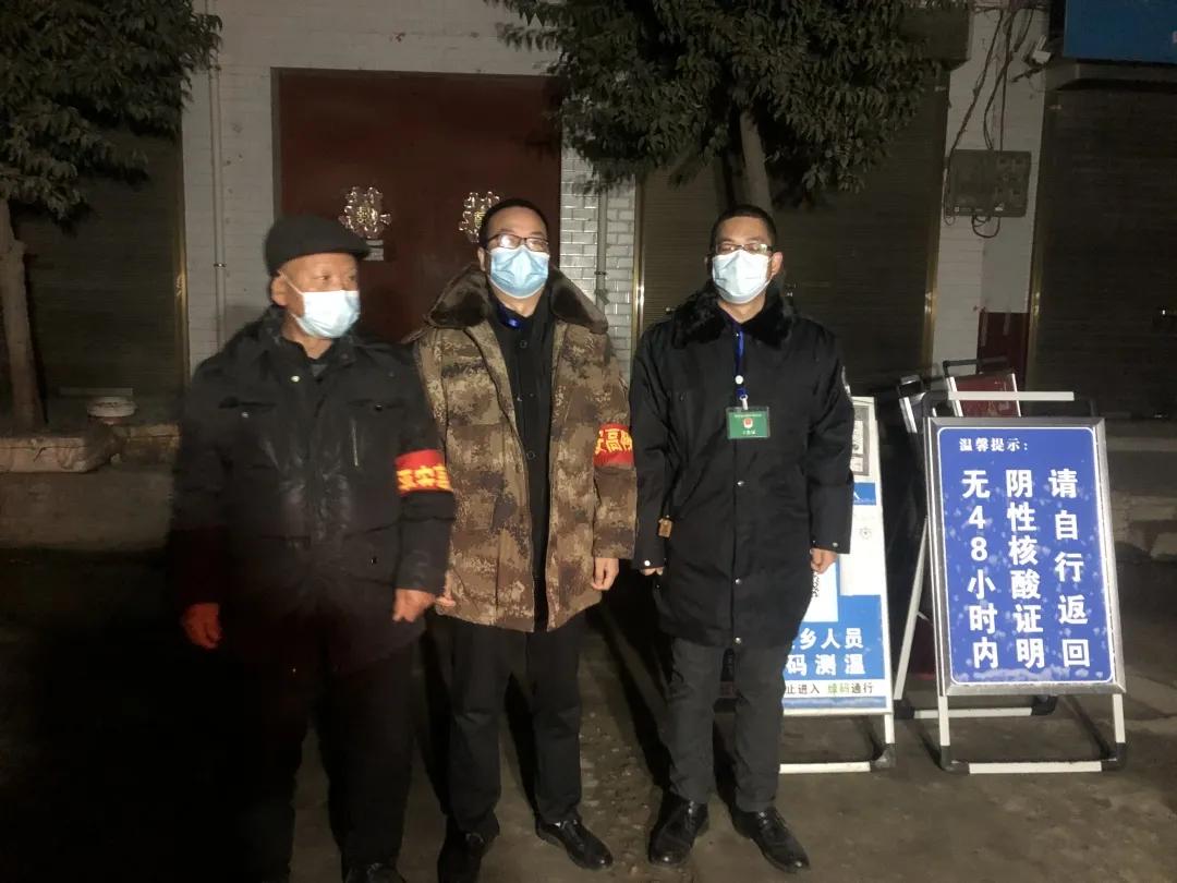 最新疫情英雄，无畏的抗疫战士