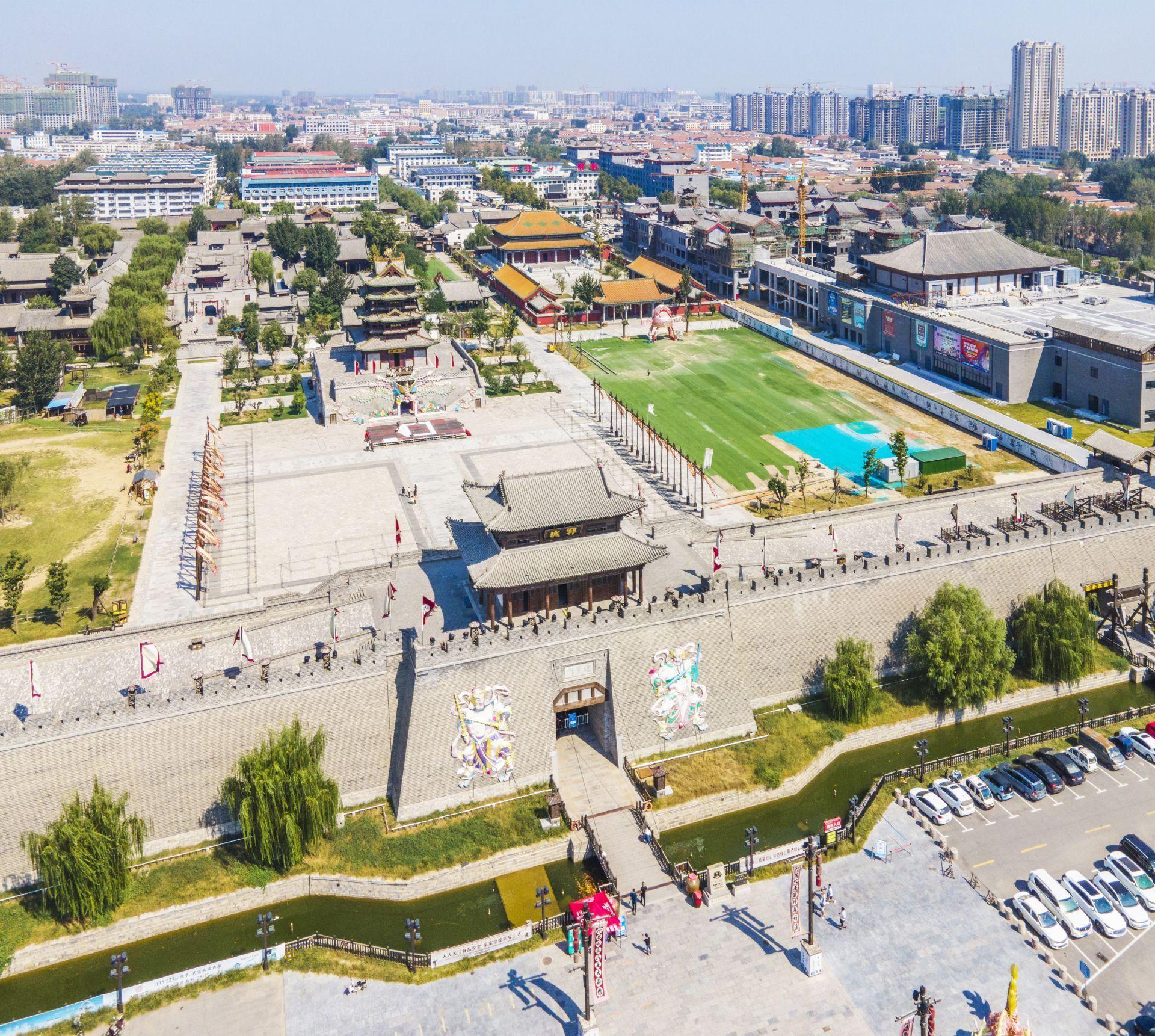 山东省明星探寻自然美景，内心宁静之旅启航