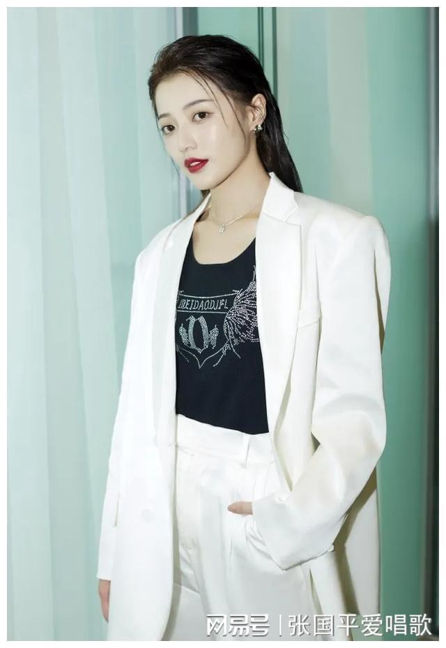 王 演员,王演员，演艺之路的璀璨之星