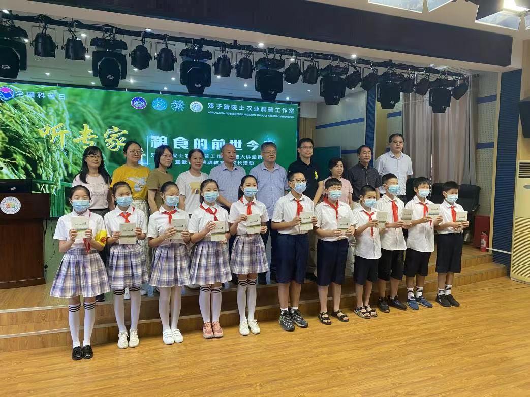 武汉街头新动态，探索城市生活技能，发现街头生活之美
