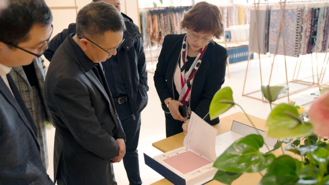 科技重塑纺织未来，最新面料机引领品质生活革新