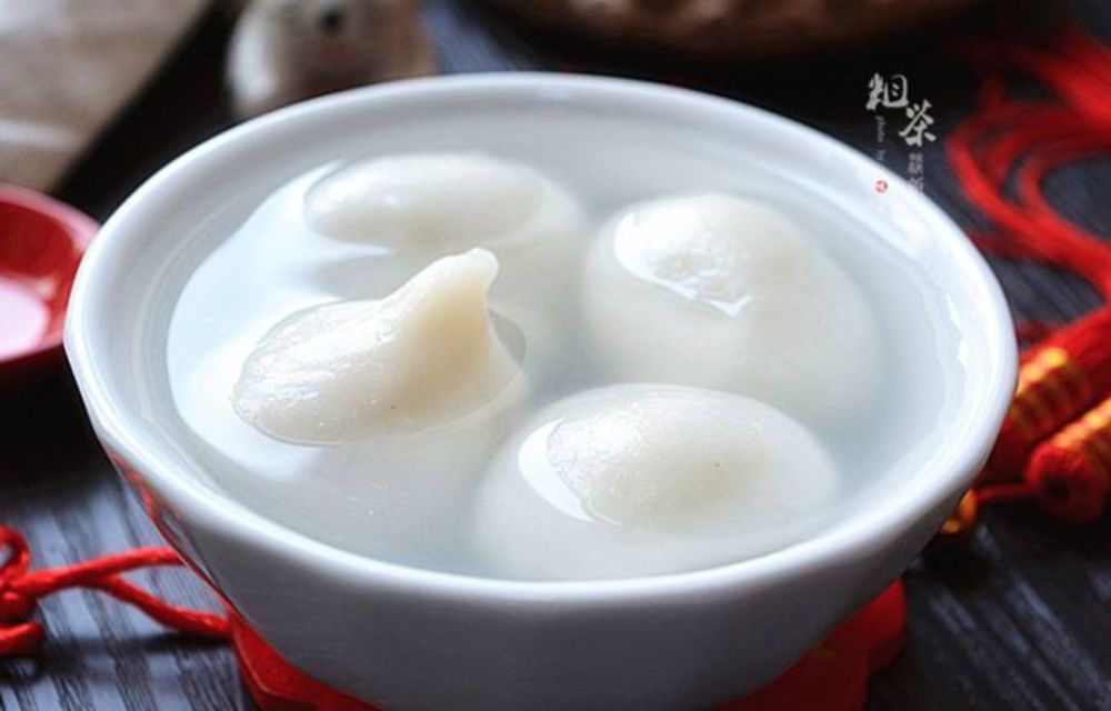 冯绍峰最新动态揭秘，探访小巷中的隐藏美食天堂之旅