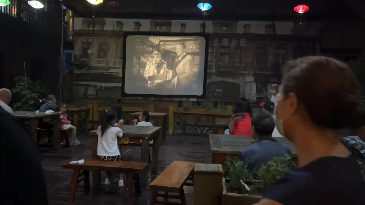 复古电影，小巷里的时光记忆