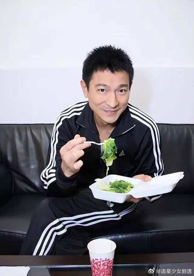 刘德华最新动态与小巷深处的独特美食探秘