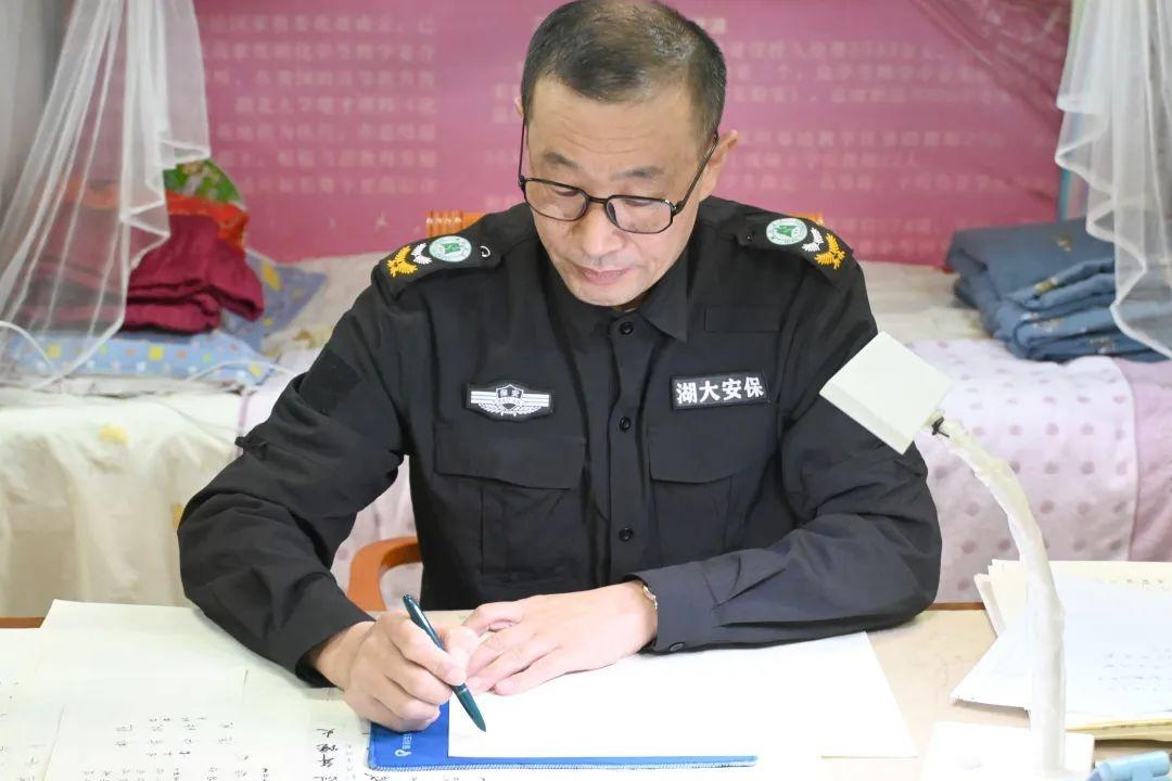 武汉保安最新招聘信息，探索小巷深处的特色小店，职位等你来！